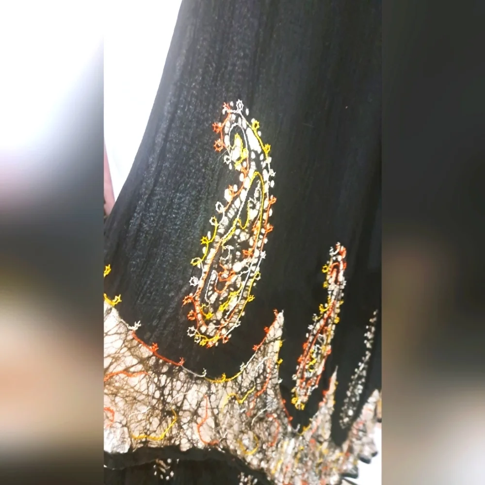 Floral Embroidered Black Dress - Picture 5 of 8